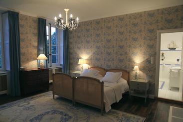 ベッドアンドブレックファースト Château De La Marronnière