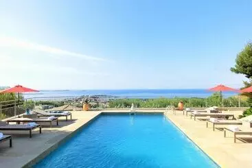 Aamiaismajoitus (B&B) Villa Azur Golf