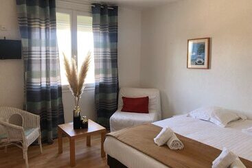 هتل Hôtel De La Mer