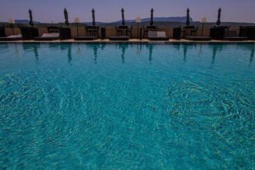 Отель La Bastide De Venelles