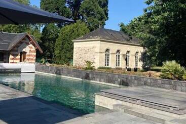 ベッドアンドブレックファースト Château De Belle Poule