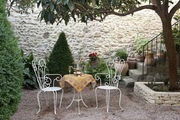 مبيت وإفطار La Maison Du Peintre En Provence