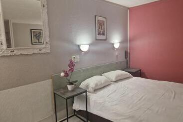 ホテル De L'academie