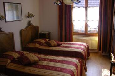 هتل Restaurant 3 Châteaux