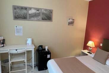Отель Hôtel De La Plage