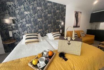 فندق Les Loges Du Luberon