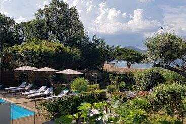 Hotel Villa Maya