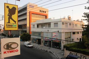 ユースホステル Lima Sol House