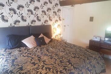 Kingsmede Bed & Breakfast