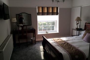 住宿加早餐  The Boathouse