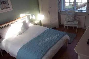 Downsfield Bed And Breakfast