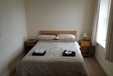 Hampton Hotel & Restaurant