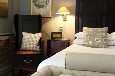 Bed and Breakfast Luxury Escape