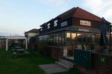 هتل The River Haven