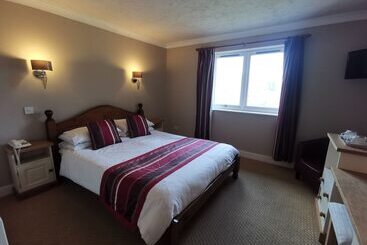 هتل The River Haven