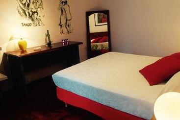 Bed and Breakfast Lina's Tango Guesthouse