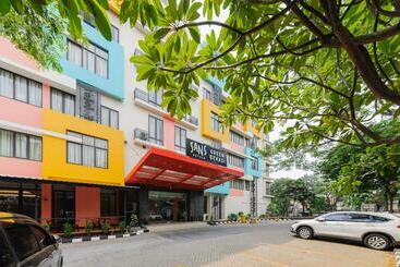 Sans Hotel Green Bekasi By Reddoorz