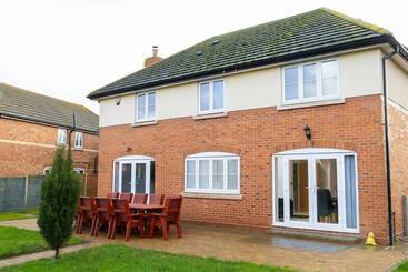 レジデンス 4 Luxurious Executive Villa