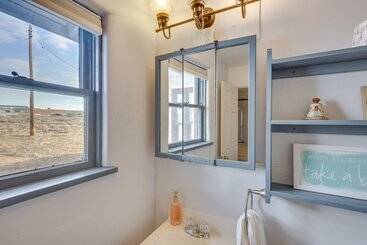 کلبه Charming Farmington Home ~ 16 Mi To Aztec Ruins!