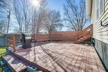 کلبه Klamath Falls Home W/ Deck ~ 1 Mi To Downtown