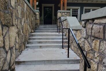 بنسيون Sycamore Springs