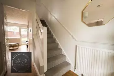اقامتگاه Popular Contractor 2 Bed House In Lincoln