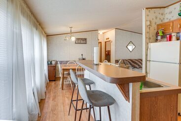 Сельский дом West Virginia Home Near Hatfield And Mccoy Trails!