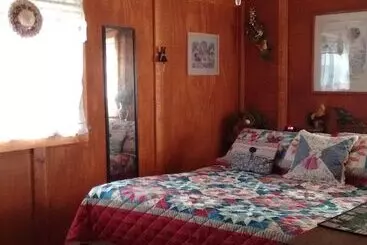 Aamiaismajoitus (B&B) Kennedys Red Barn Inn