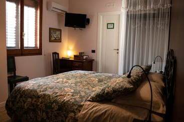 Hotel Lirma B&b