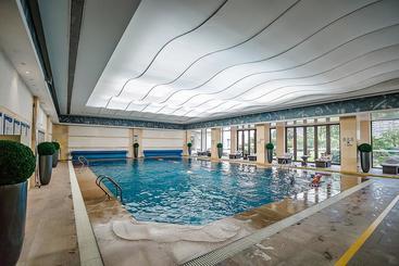 Отель Ondine International