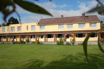 فندق The Gardens B&b