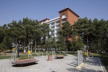 Chinar Hotel & Spa Naftalan