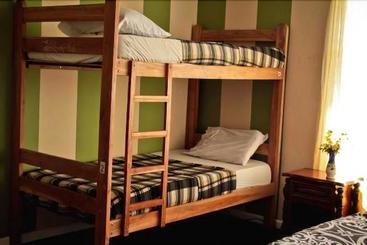 Hôtel (catégorie 1/2 *) Casa Yoses