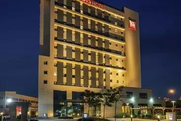 هتل Ibis Istanbul Tuzla