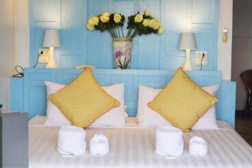 هتل Riverview Residence