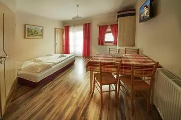 Rute Hotel And Apartments