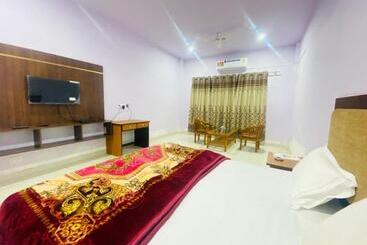 Pansari Hotel & Resort