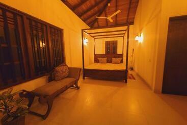 Bed and Breakfast Two Rooms With Two Beds ,bathroom And Balconys