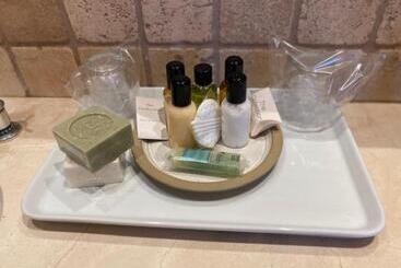 민박 White House Farm