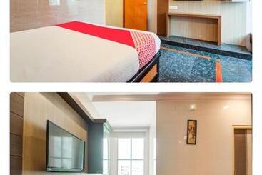 Hotel Tejasri Residency