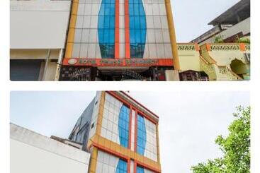 Hotel Tejasri Residency