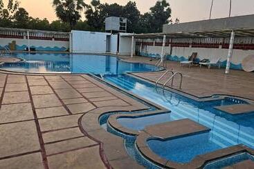 Pension Thamarai Resort