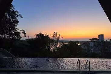 Sundown Lake Hotel & Spa