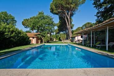 مبيت وإفطار Casale Del Passatore Sas