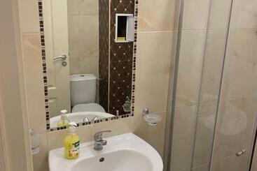 هتل آپارتمان Marvel Deluxe Studio