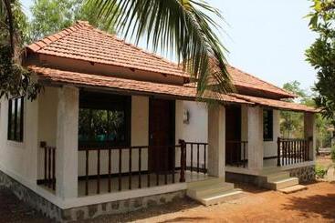 膳宿费 Neel Garden