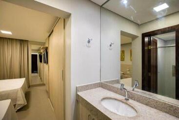 Hotel Encantos De Itaperapuã