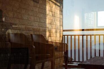 Hotel Kasar Himalaya Holiday Resort, Binsar Rd