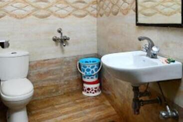 בית מלון כפרי Suncity Prayagraj