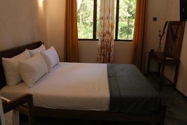 Bed and Breakfast Opera House Hiriketiya#